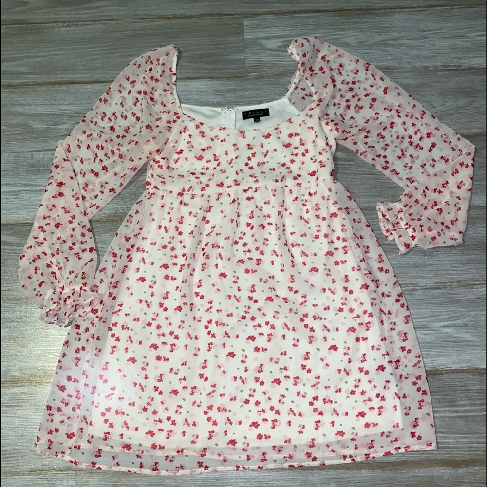 NWOT Trixxi Floral Dress